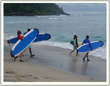 Beginner surf lesson Lombok