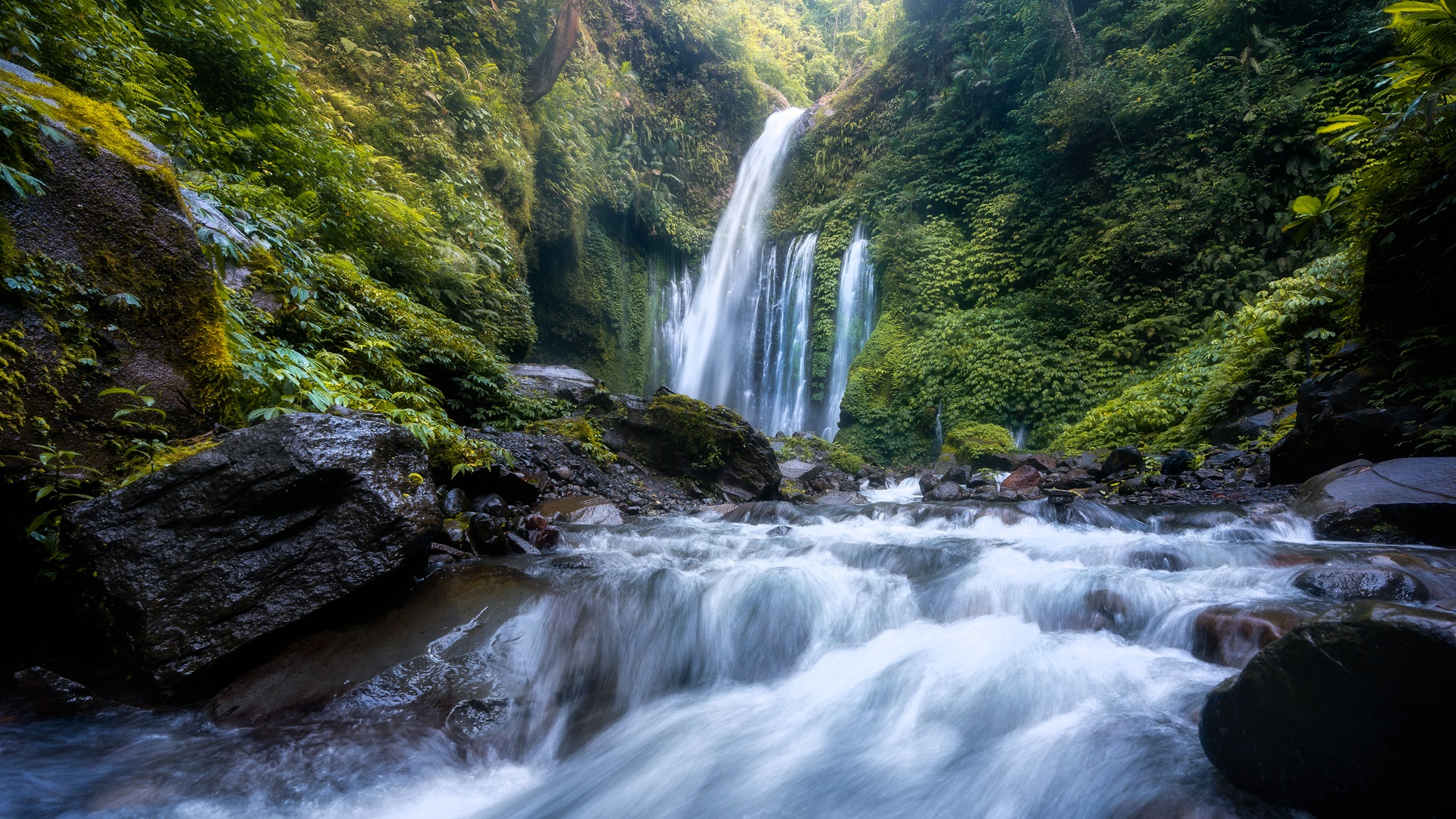 Sendang Gile Waterfall Tour